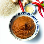 Chili-Paste aus braunem Reis