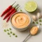 Sriracha mayo: krémová pikantná omáčka, ktorá vylepší sushi, burger aj rezance