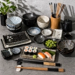 Servieren, Schalen und Essstäbchen in der asiatischen Küche