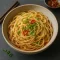 Spaghetti Aglio, Olio & Peperoncino: einfache scharfe Pasta in 15 Minuten