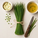 Pažitka: jemná bylinka, která zvedne chuť polévky i asijské misky