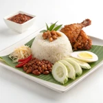 Nasi Lemak selber machen: Kokosreis mit Sambal, Ei & Crunch